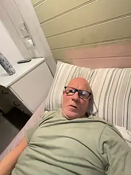 Snapshot of philefc chatting on February 18, 2026, 3:59 am philefc online show from February 18, 2026, 3:59 am