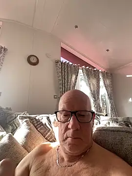 Snapshot of philefc chatting on February 16, 2026, 10:25 am philefc online show from February 16, 2026, 10:25 am