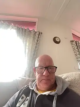 Snapshot of philefc chatting on February 23, 2026, 12:17 pm philefc online show from February 23, 2026, 12:17 pm