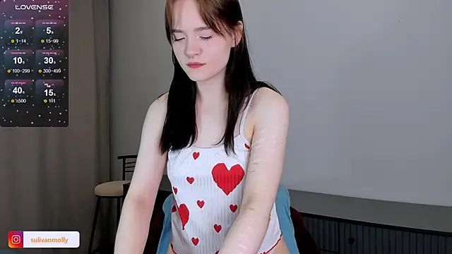 Snapshot of MollySulivan chatting on October 31, 2025, 6:10 am MollySulivan online show from October 31, 2025, 6:10 am