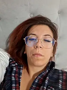 Anayssa  online show from September 28, 2025, 8:27 pm