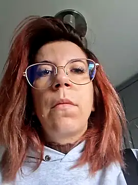 Anayssa  online show from September 30, 2025, 1:28 pm