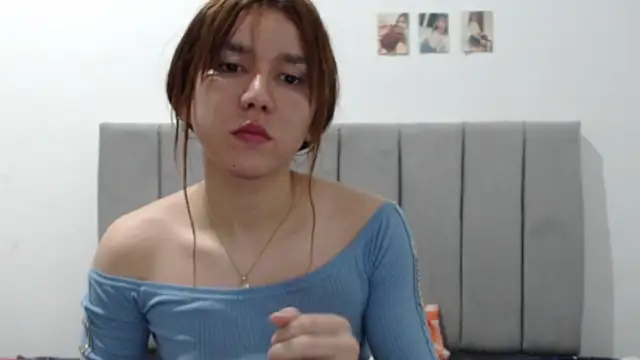 Dolly Peach  online show from August 6, 2026, 1:33 am