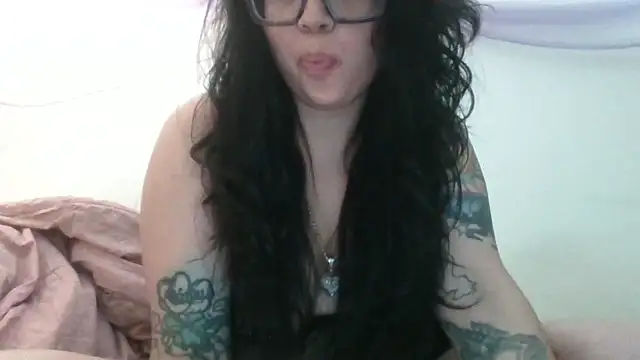 Snapshot of GypsyMamacita chatting on June 21, 2026, 8:14 pm GypsyMamacita online show from June 21, 2026, 8:14 pm