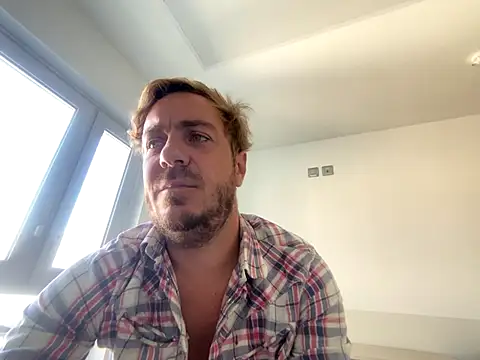 3615-ULLA online show from October 1, 2025, 10:52 am