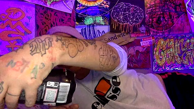 3615-ULLA online show from April 5, 2026, 10:05 pm