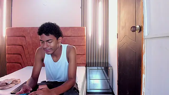 FYKMOR 1 online show from September 24, 2025, 3:57 am