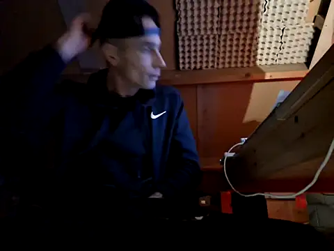 Snapshot of kompiee chatting on October 23, 2025, 4:00 am kompiee online show from October 23, 2025, 4:00 am