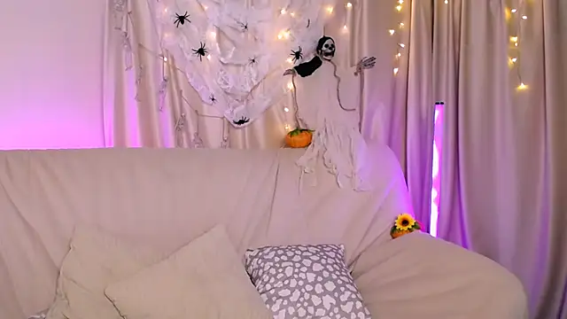 Snapshot of BagiraBella chatting on October 31, 2025, 11:18 am BagiraBella online show from October 31, 2025, 11:18 am