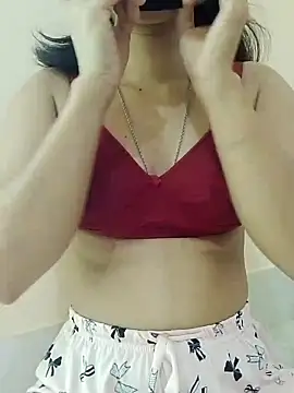 Snapshot of Sweet_Bindika07 chatting on October 20, 2025, 2:46 am Sweet Bindika07 online show from October 20, 2025, 2:46 am