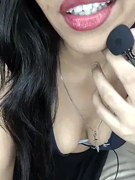 Snapshot of KARISHMA-STRIP chatting on November 1, 2025, 6:57 pm KARISHMA-STRIP online show from November 1, 2025, 6:57 pm