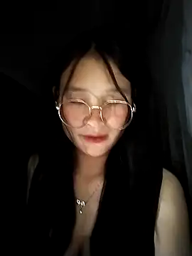 saronla 03 online show from October 8, 2025, 7:25 pm