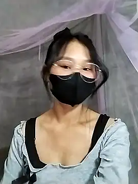 saronla 03 online show from December 13, 2025, 8:04 pm