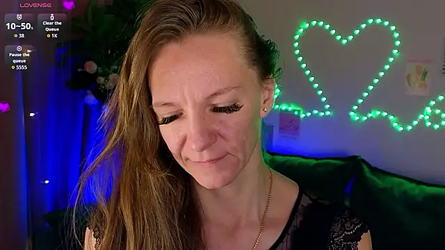 Jesica mooon online show from February 7, 2026, 1:35 am