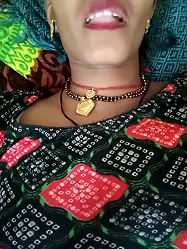 Snapshot of Juhi_chawla chatting on October 22, 2025, 8:03 am Juhi chawla online show from October 22, 2025, 8:03 am