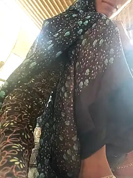 Snapshot of Juhi_chawla chatting on October 11, 2025, 3:40 am Juhi chawla online show from October 11, 2025, 3:40 am