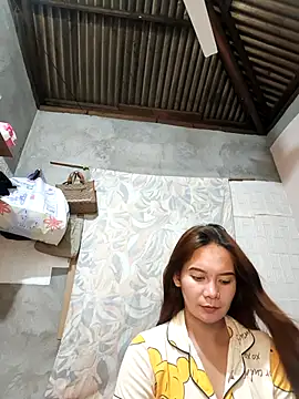 ur hotsiren online show from November 4, 2025, 3:49 pm