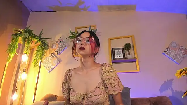 RACHELRUIZ online show from October 16, 2025, 4:26 pm