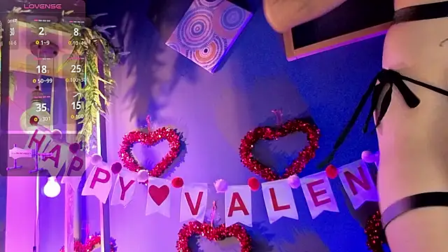 RACHELRUIZ online show from February 11, 2026, 11:59 pm