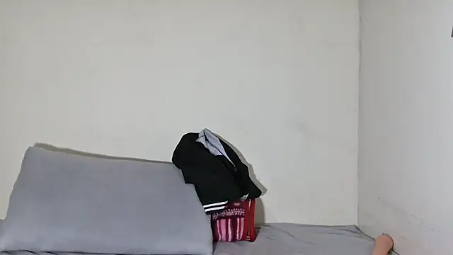 SexyBitchx01 online show from October 5, 2025, 5:14 pm