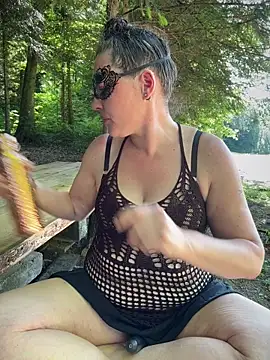 Nadja Noir online show from May 23, 2026, 3:44 pm