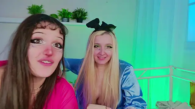 Snapshot of kamila_blush chatting on December 14, 2025, 8:09 am kamila blush online show from December 14, 2025, 8:09 am