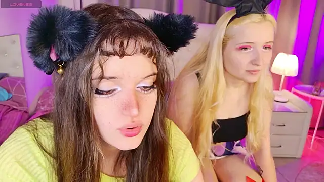 Snapshot of kamila_blush chatting on November 14, 2025, 10:24 pm kamila blush online show from November 14, 2025, 10:24 pm