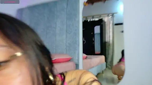 manumontoya  online show from October 3, 2025, 3:46 pm