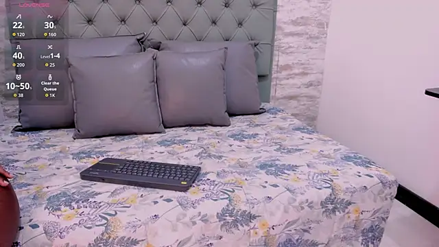 Mistt Mia online show from September 22, 2025, 8:37 pm