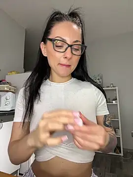 kaonasssiii online show from September 22, 2025, 6:03 pm