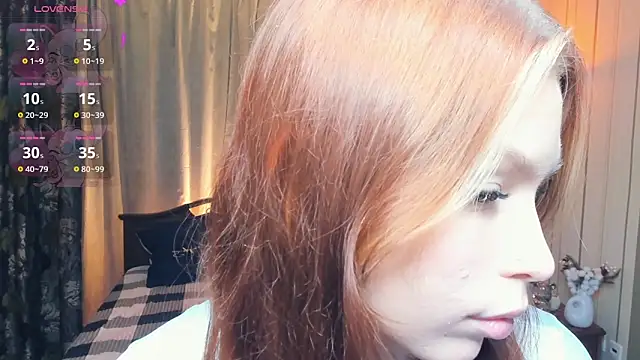 KyraConze online show from October 6, 2025, 8:31 pm