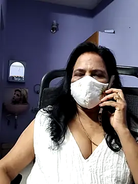 mallu-lover online show from December 4, 2025, 7:51 am