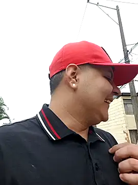 Snapshot of NoahLux chatting on October 13, 2025, 6:31 pm NoahLux online show from October 13, 2025, 6:31 pm