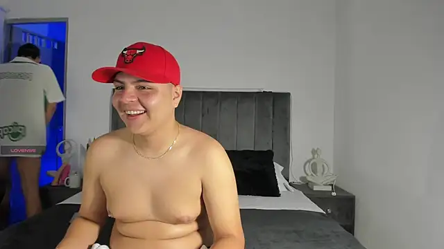 Snapshot of NoahLux chatting on October 14, 2025, 7:14 pm NoahLux online show from October 14, 2025, 7:14 pm