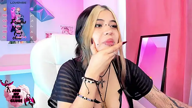 Snapshot of pinkk_deemon chatting on November 10, 2025, 2:11 pm pinkk deemon online show from November 10, 2025, 2:11 pm