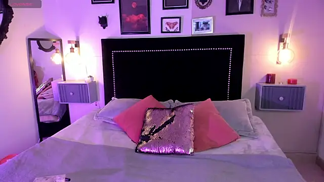 Snapshot of pinkk_deemon chatting on June 30, 2026, 1:22 pm pinkk deemon online show from June 30, 2026, 1:22 pm