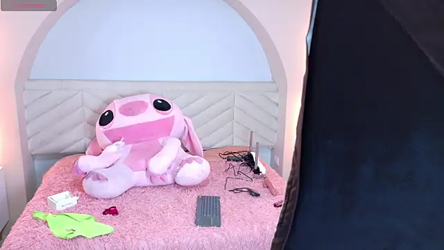 amy miller1 online show from April 14, 2026, 8:03 pm