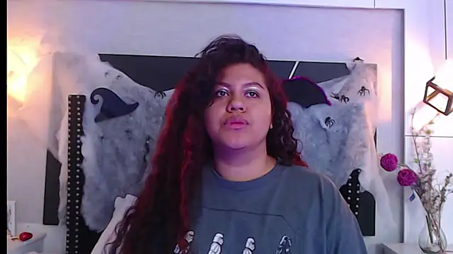 Snapshot of CloeStron chatting on October 24, 2025, 11:31 am CloeStron online show from October 24, 2025, 11:31 am