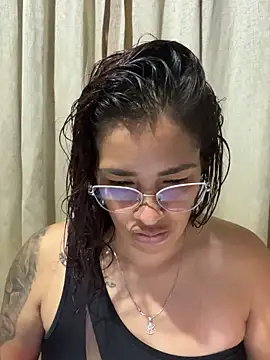 Camila Garcia  online show from November 11, 2025, 10:32 am