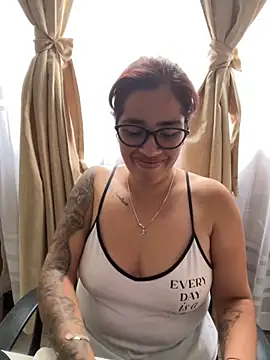 Camila Garcia  online show from September 28, 2025, 5:42 pm