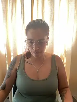 Camila Garcia  online show from September 25, 2025, 6:47 pm