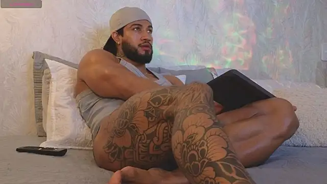 Snapshot of Osher_Cox chatting on February 23, 2026, 1:29 am Osher Cox online show from February 23, 2026, 1:29 am