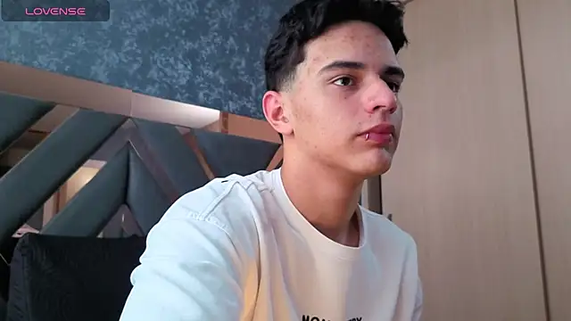 logan madoox online show from September 12, 2025, 7:02 pm