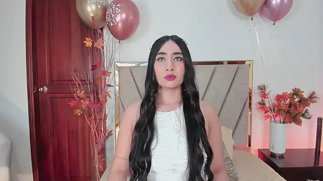 Snapshot of SerenaAveline chatting on October 7, 2025, 10:11 pm SerenaAveline online show from October 7, 2025, 10:11 pm