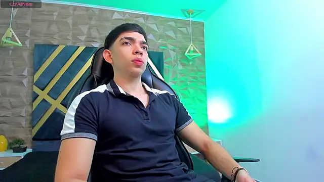 Snapshot of Eryonbradley chatting on October 5, 2025, 4:53 pm Eryonbradley online show from October 5, 2025, 4:53 pm