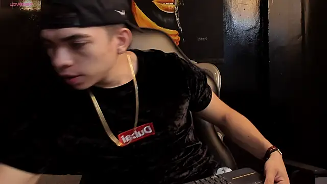 Eryonbradley online show from November 20, 2025, 11:22 am