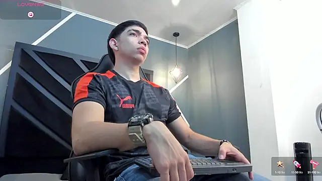 Snapshot of Eryonbradley chatting on October 9, 2025, 11:33 am Eryonbradley online show from October 9, 2025, 11:33 am