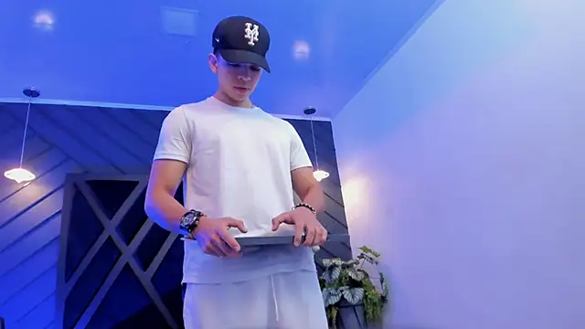 Snapshot of Eryonbradley chatting on September 26, 2025, 11:17 am Eryonbradley online show from September 26, 2025, 11:17 am