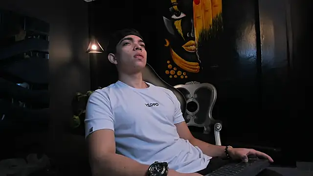 Snapshot of Eryonbradley chatting on October 15, 2025, 11:18 am Eryonbradley online show from October 15, 2025, 11:18 am