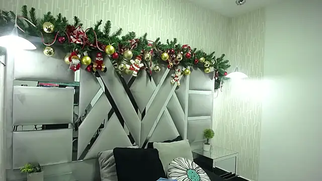 MonzerratBoyer online show from January 9, 2026, 6:48 pm